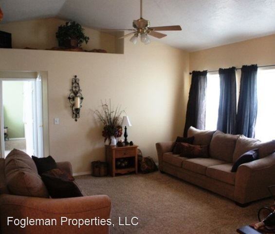 1425 Sw Kursten Ave - Photo 2 of 12