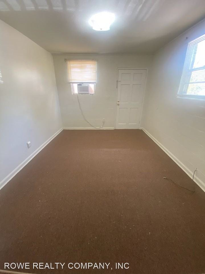 4010 BEALWOOD AVE - Photo 2 of 6