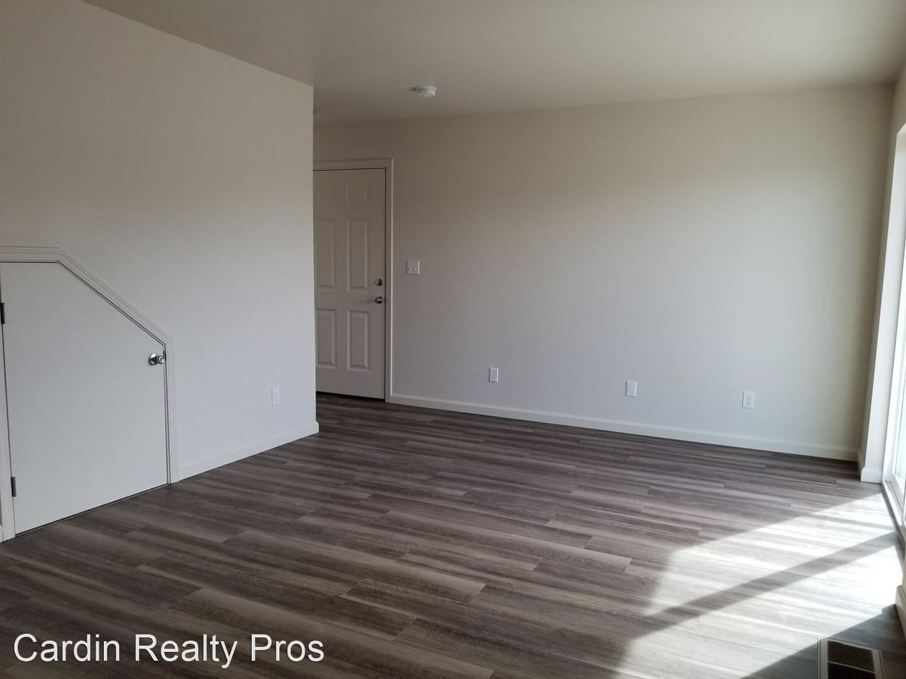 840 Sunny Ln - Photo 3 of 21