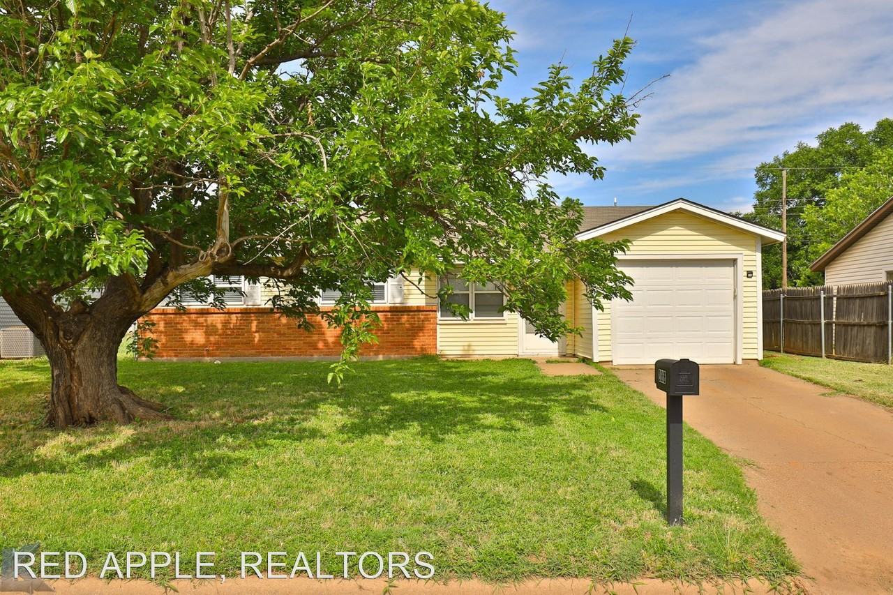 2666 Mimosa Dr - Photo 2 of 29