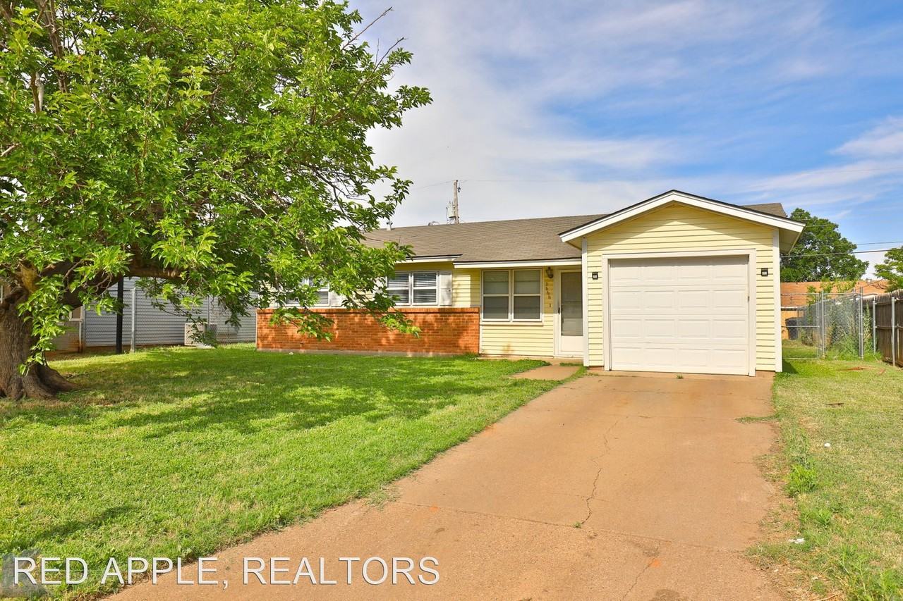 2666 Mimosa Dr - Photo 3 of 29