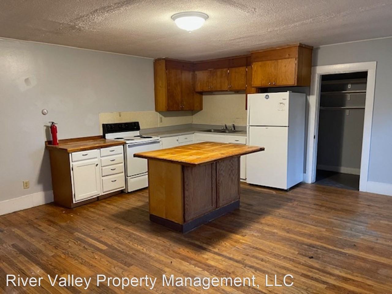 18 Central St - Photo 3 of 13