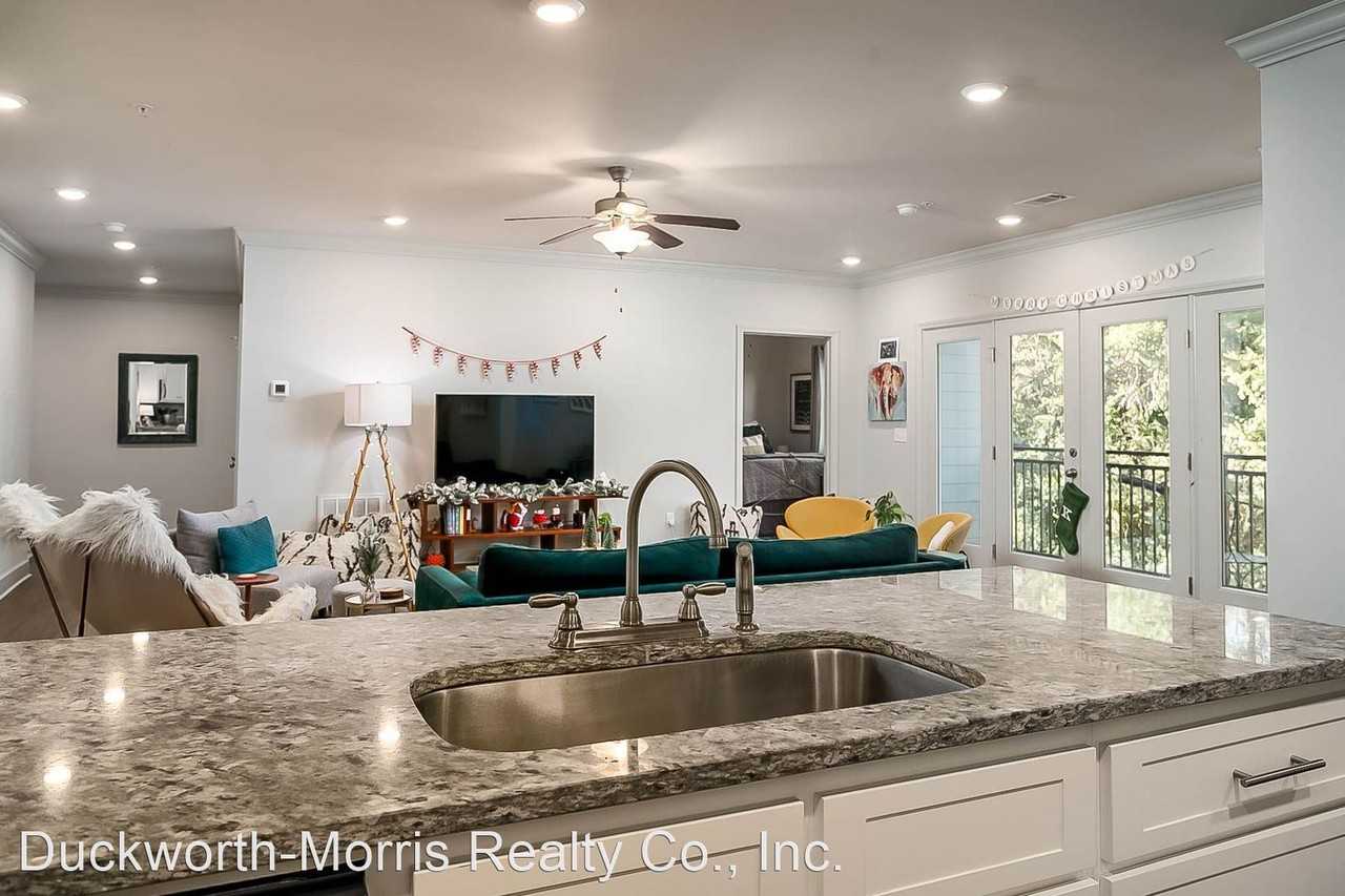 1110 Riverside Drive - Photo 3 of 8