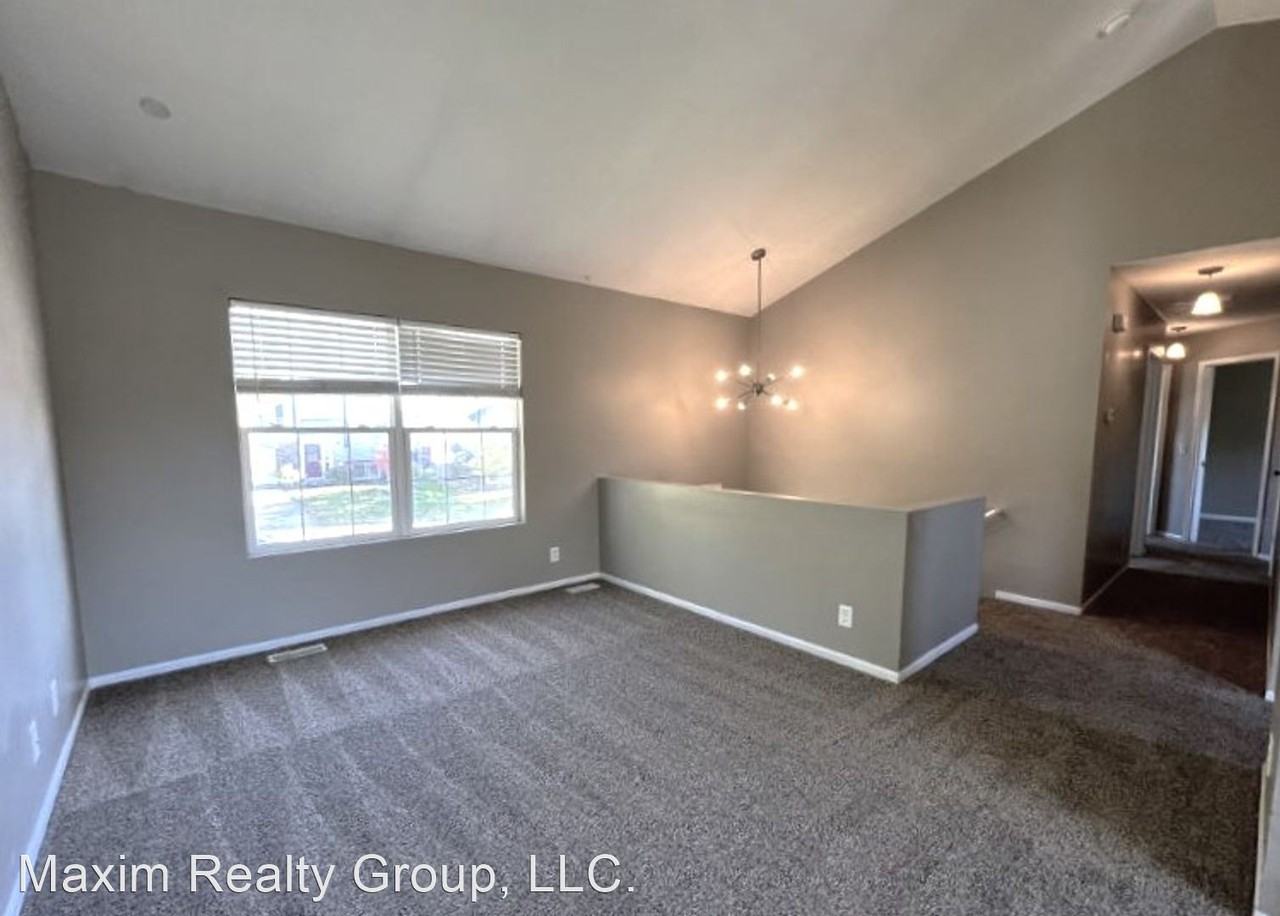 13522 S 31st St - Photo 2 of 17