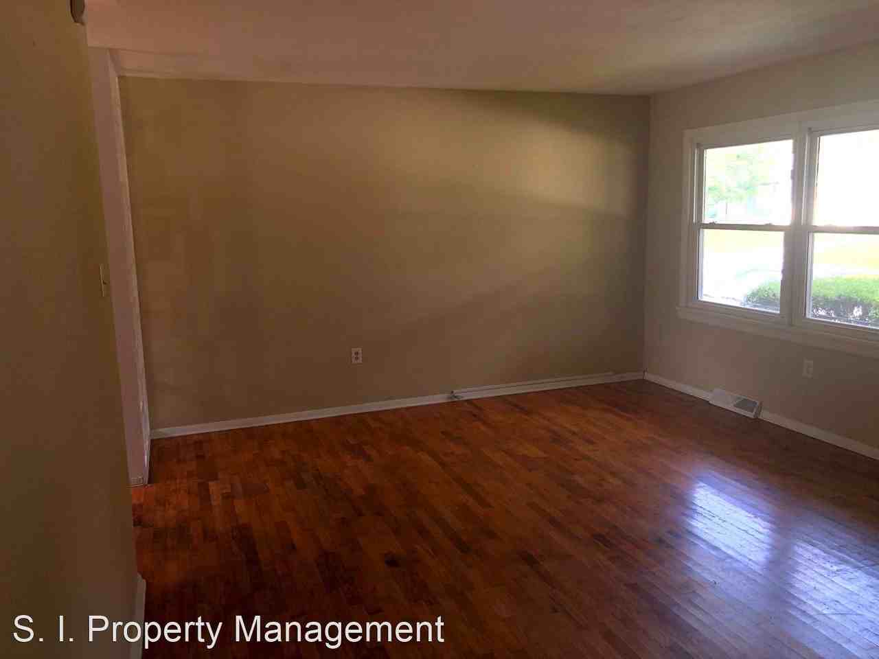 102 Plum St. - Photo 2 of 11