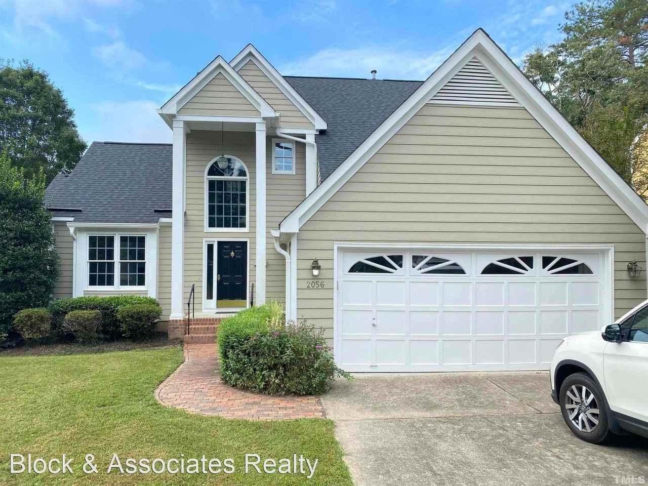 2056 Carriage Way - Photo 2 of 19