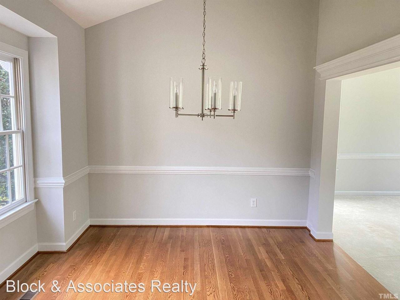 2056 Carriage Way - Photo 3 of 19