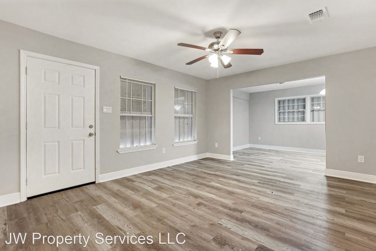 4913 Nighthart St - Photo 2 of 11