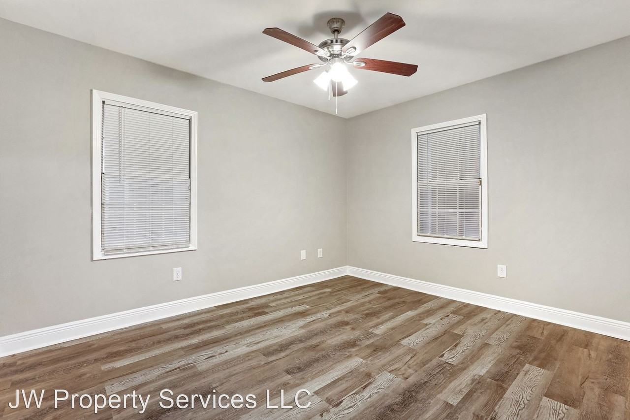 4913 Nighthart St - Photo 3 of 11