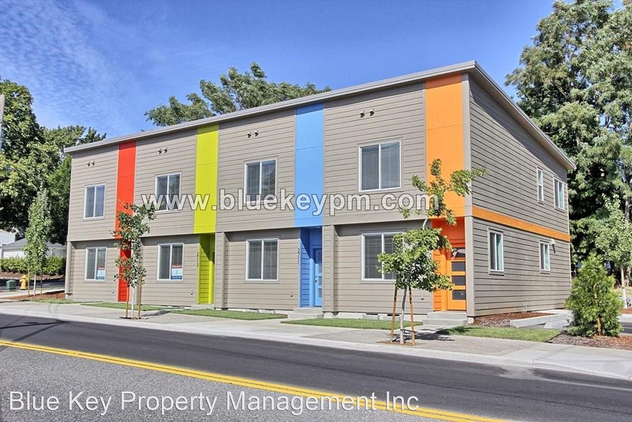 2713 Broadway St - Photo 2 of 13