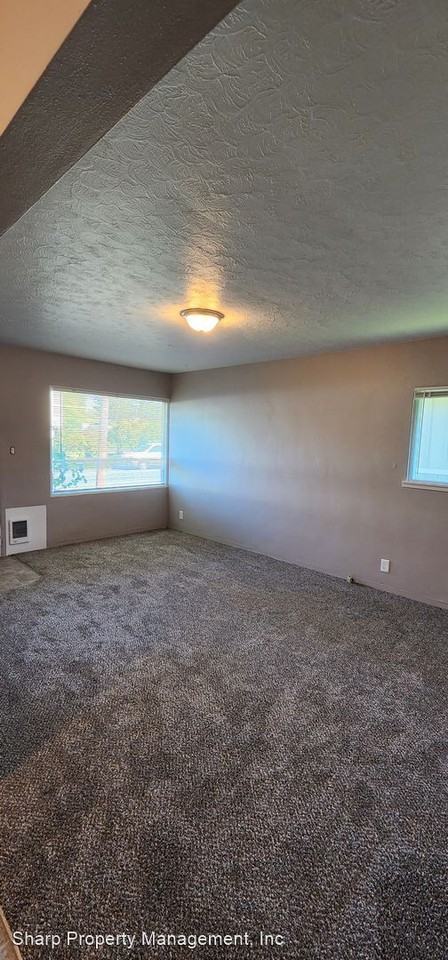 916-918 Cedar St - Photo 2 of 7