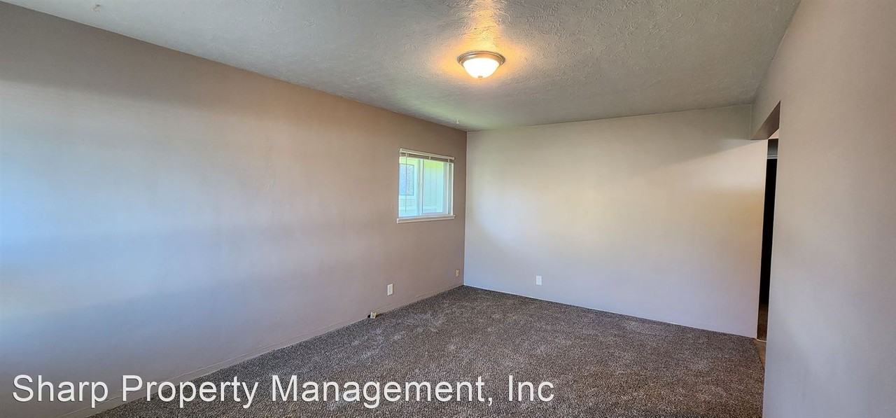 916-918 Cedar St - Photo 3 of 7