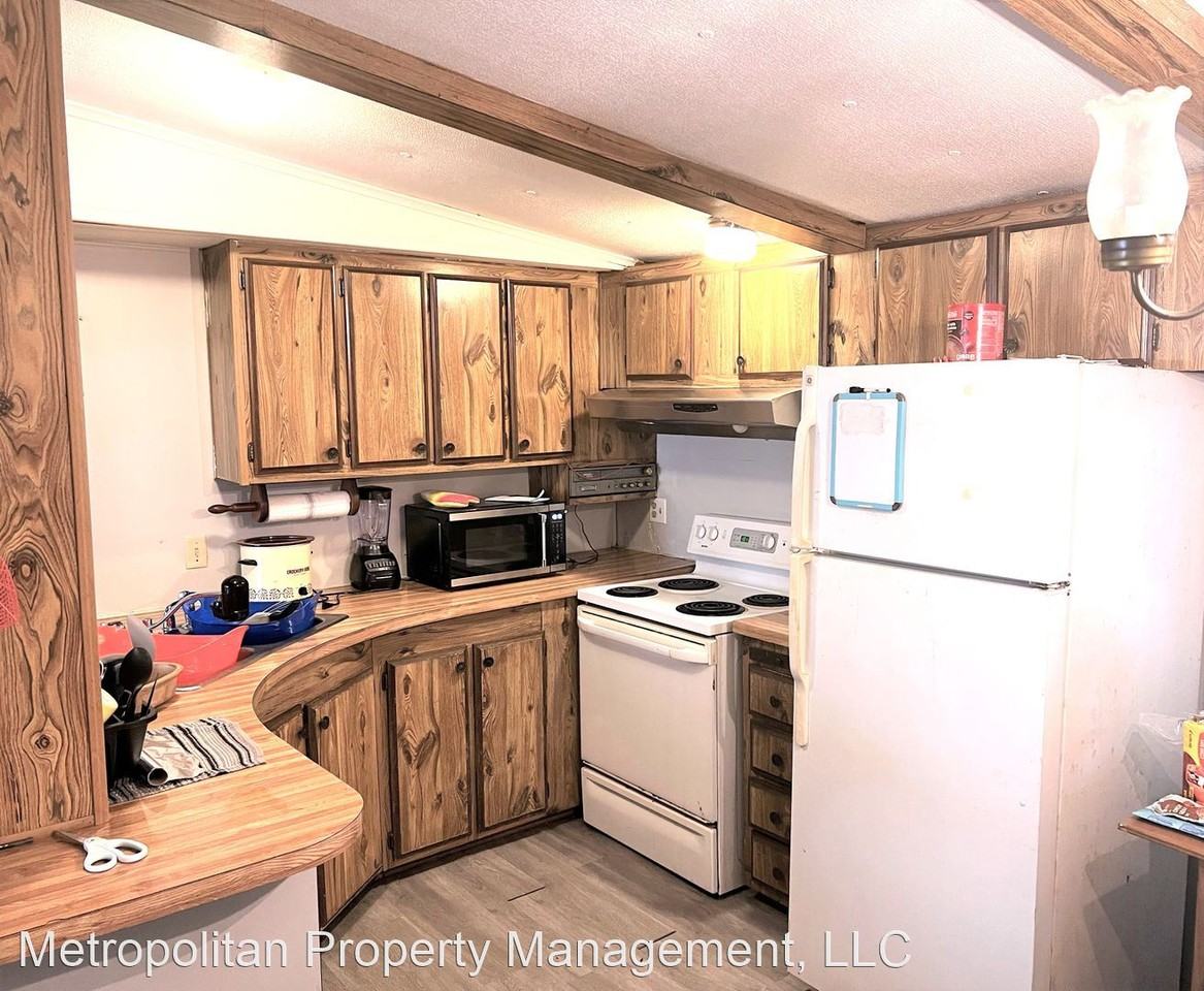 Cozy Southwest Jacksonville Rooming House Apartments 6444 Dor Mil Ct, Jacksonville, FL 32244