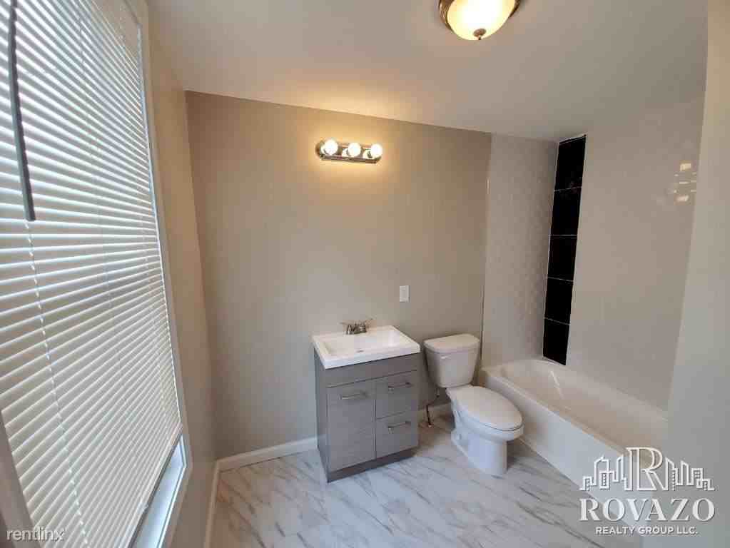 374 21st St - Photo 2 of 9