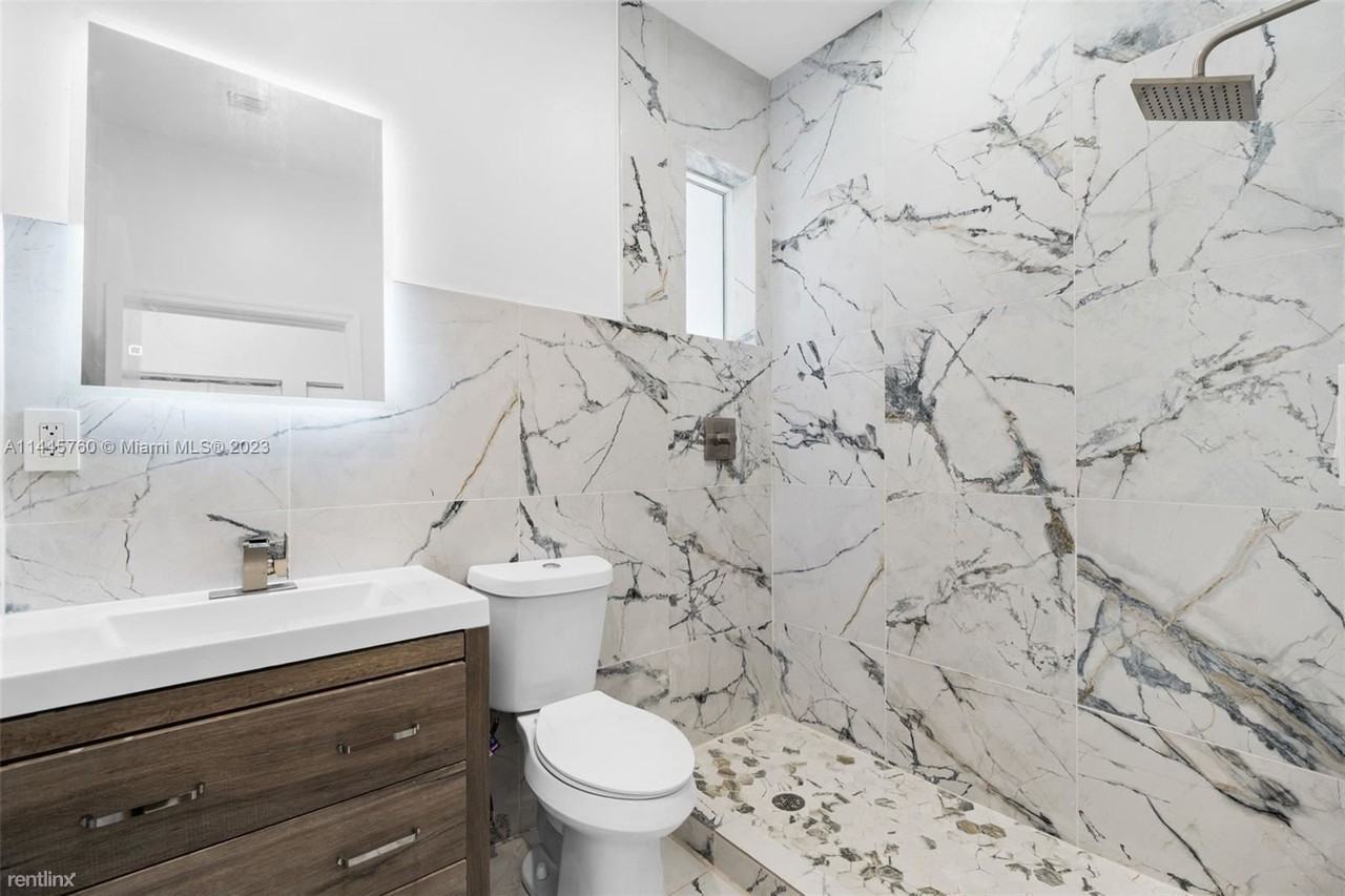 5734 Buchanan St - Photo 3 of 8