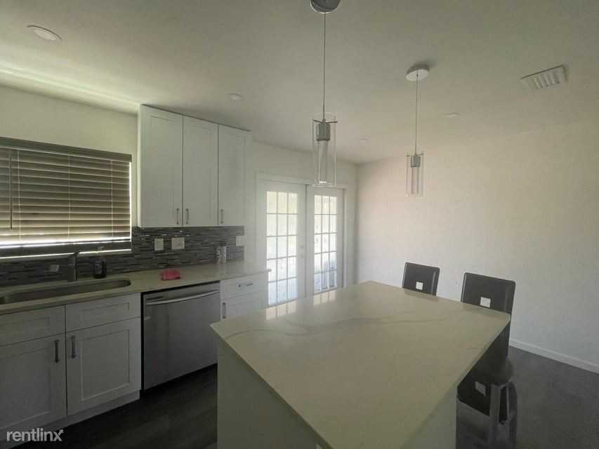 1919 Moor Dr - Photo 3 of 12