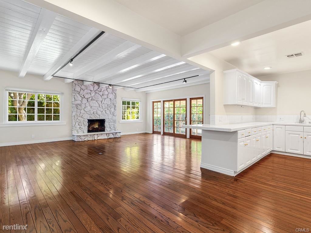 4538 Wortser Ave - Photo 2 of 10