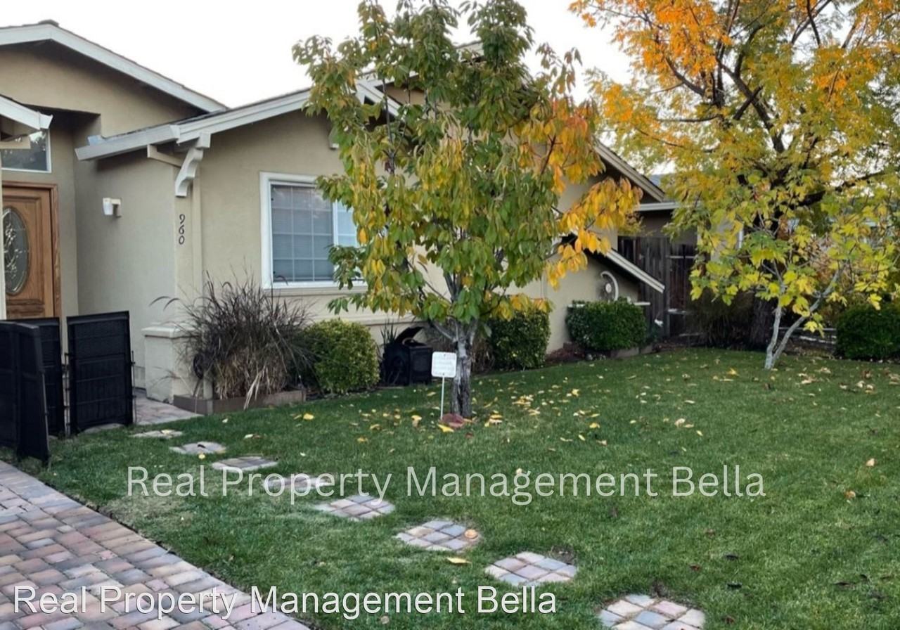 960 Sweet Ave - Photo 2 of 14