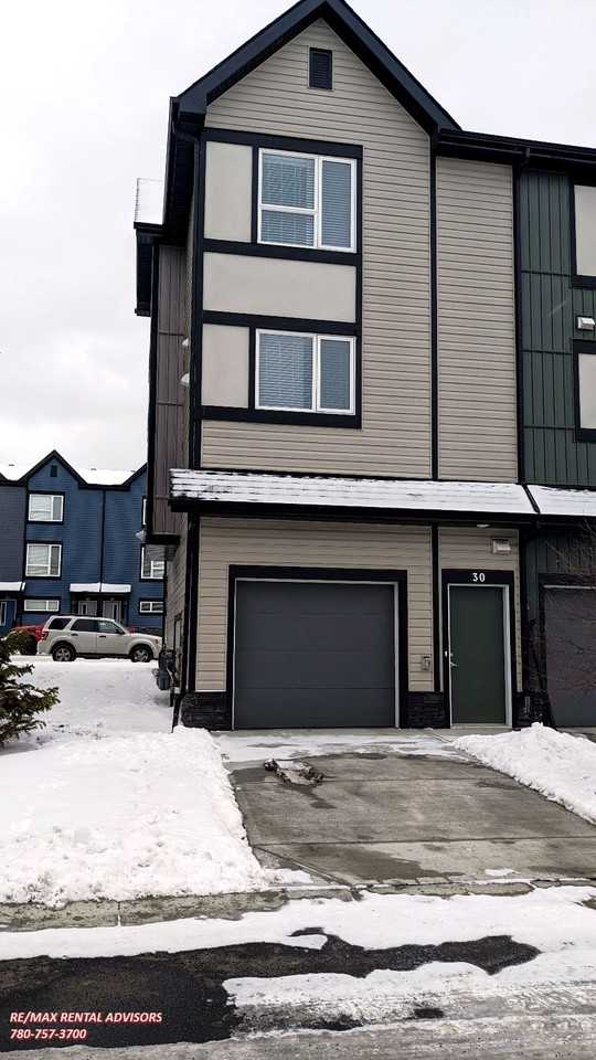 30 Evanscrest Park NW