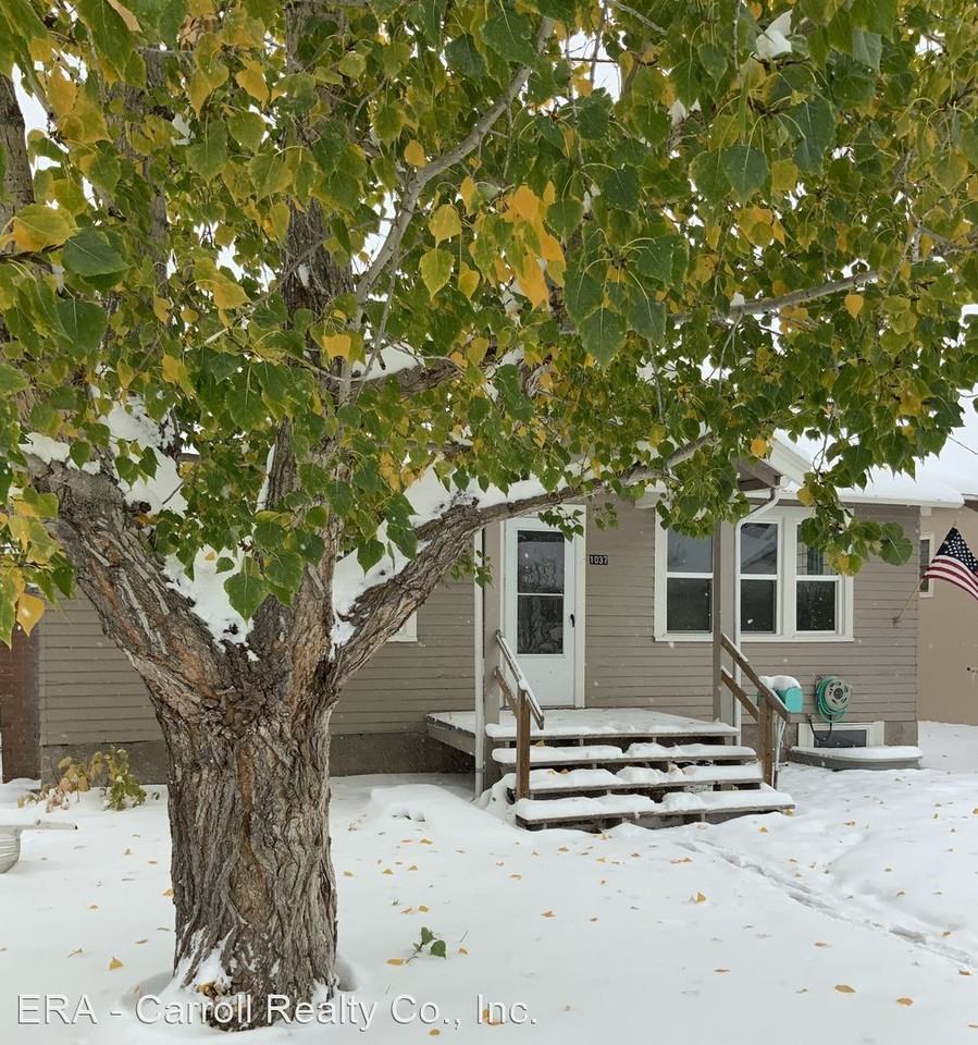 1037 Illinois St - Photo 2 of 20