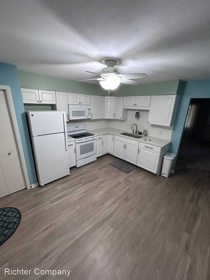 3379 Division Ave Sw - Photo 2 of 11