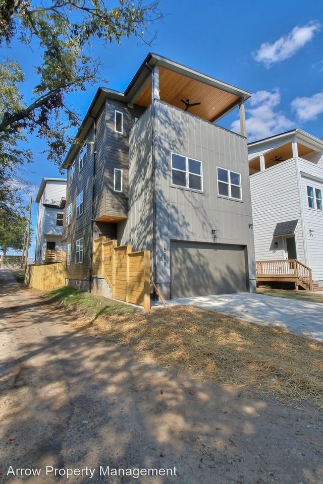 1505 Clay St #B - Photo 2 of 13