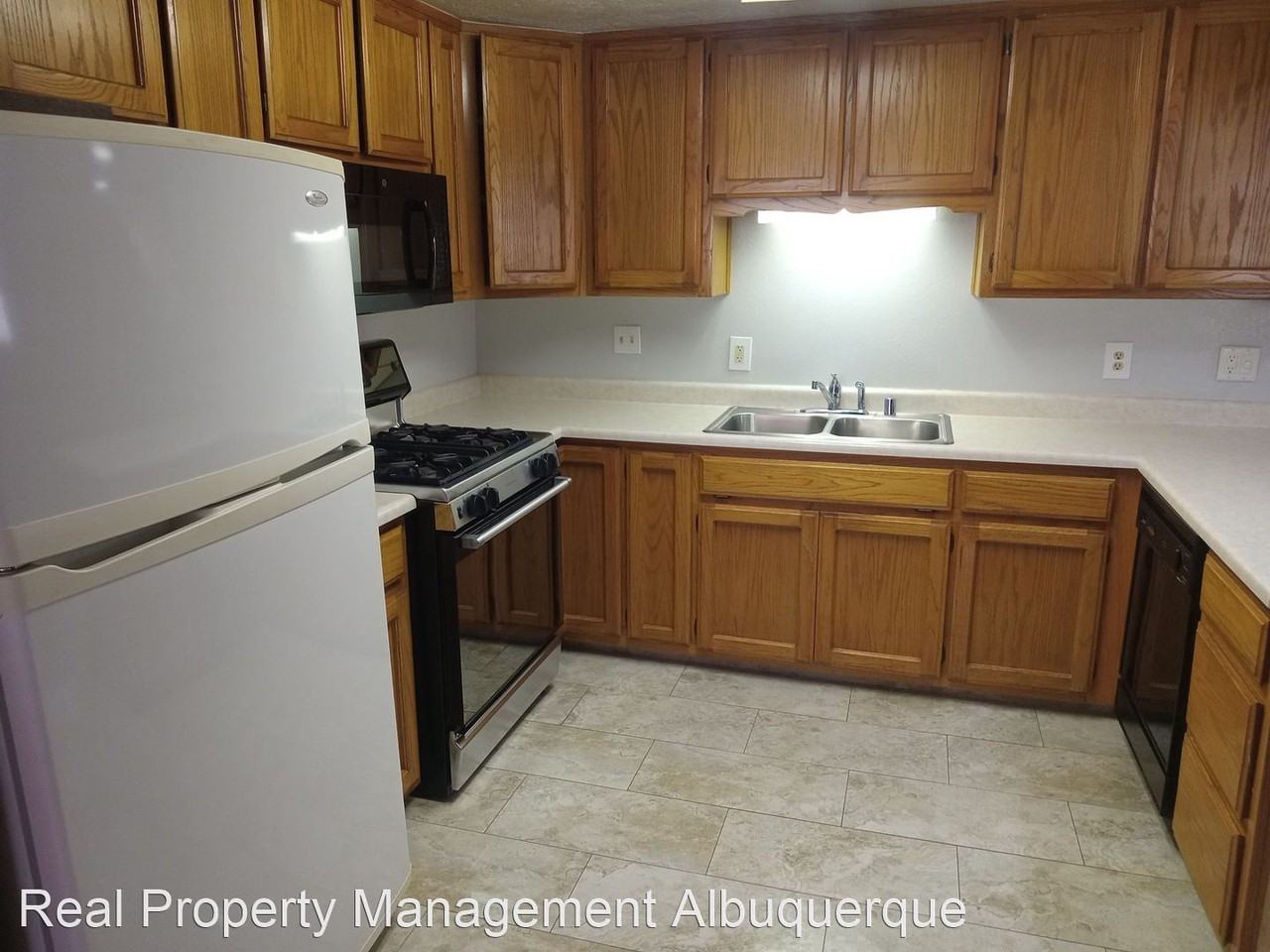 2818 Pennsylvania St Ne - Photo 3 of 24