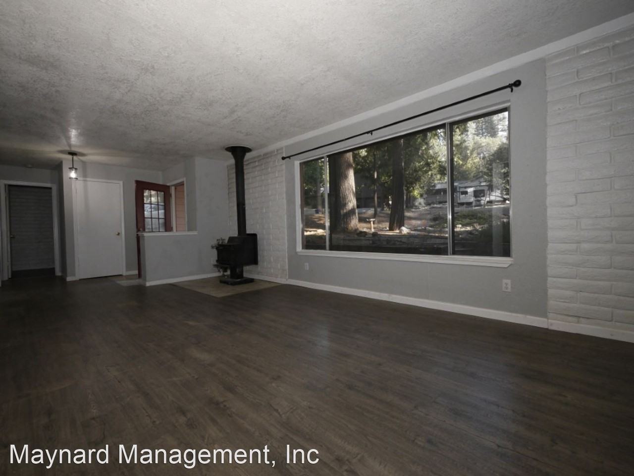 26386 Meadow Dr - Photo 2 of 11