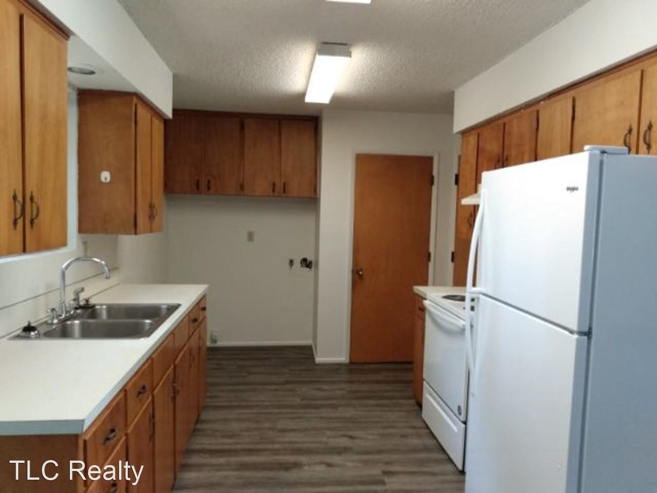 455 Elder St - Photo 2 of 5