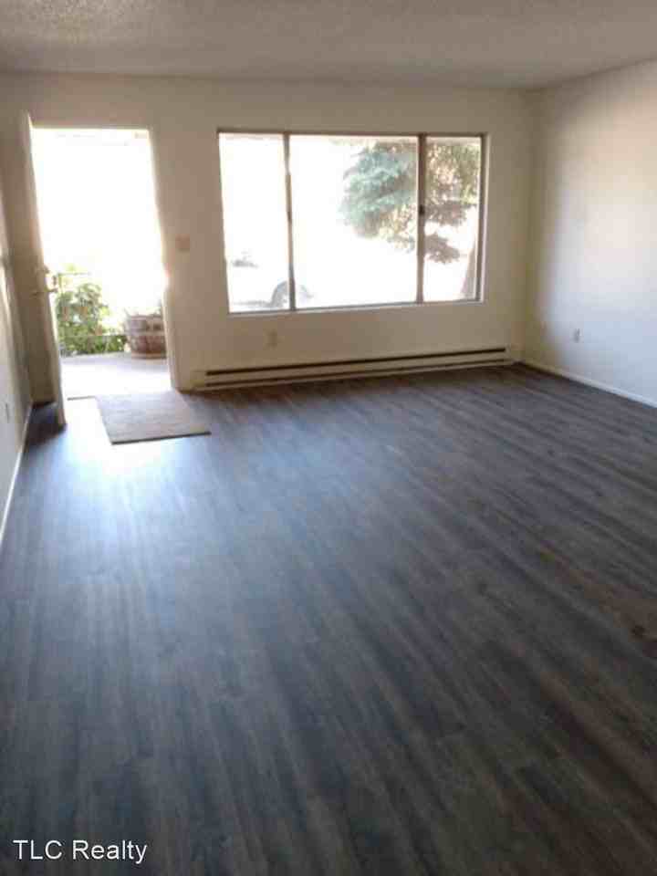 455 Elder St - Photo 3 of 5