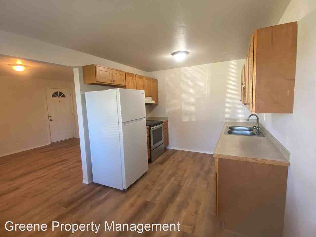 2431 Mitchell Ave Ne - Photo 2 of 13