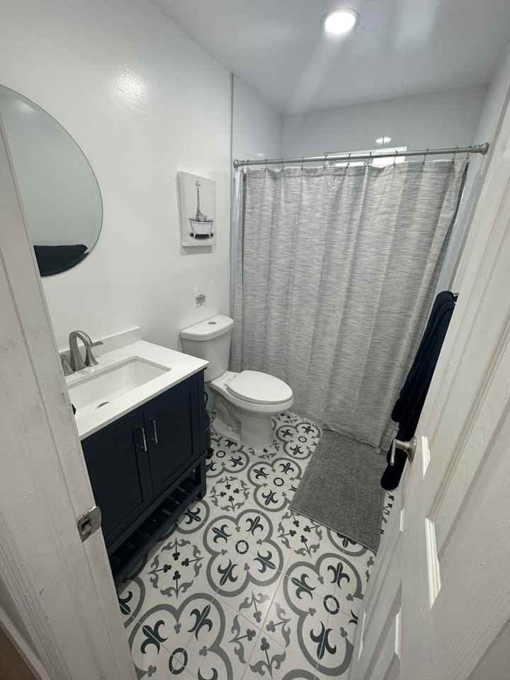 215 NE 160th St - Photo 3 of 15