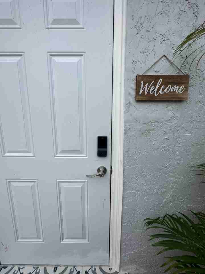 215 NE 160th St - Photo 2 of 15