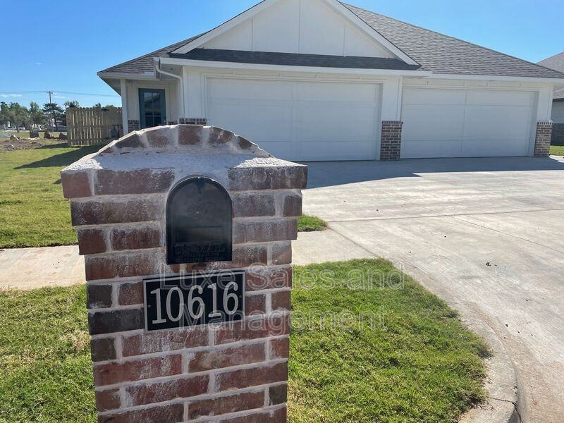 10616 Lawson Place Rd - Photo 2 of 33