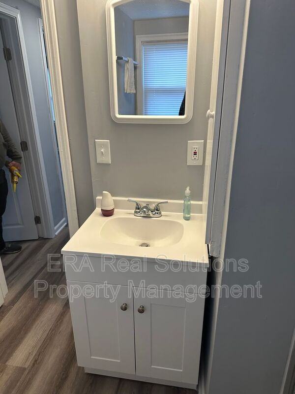 2294 Traymore Pl - Photo 2 of 18