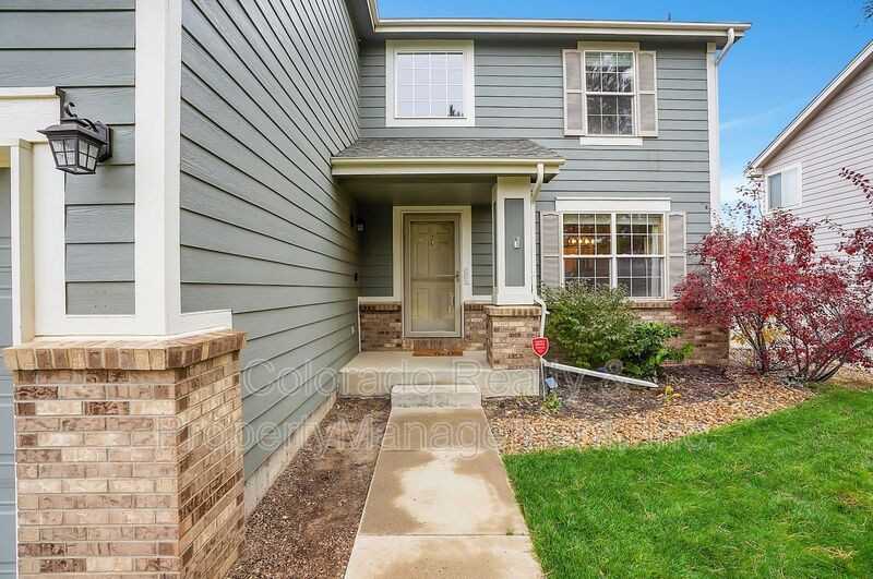 10221 Eastview St - Photo 3 of 50