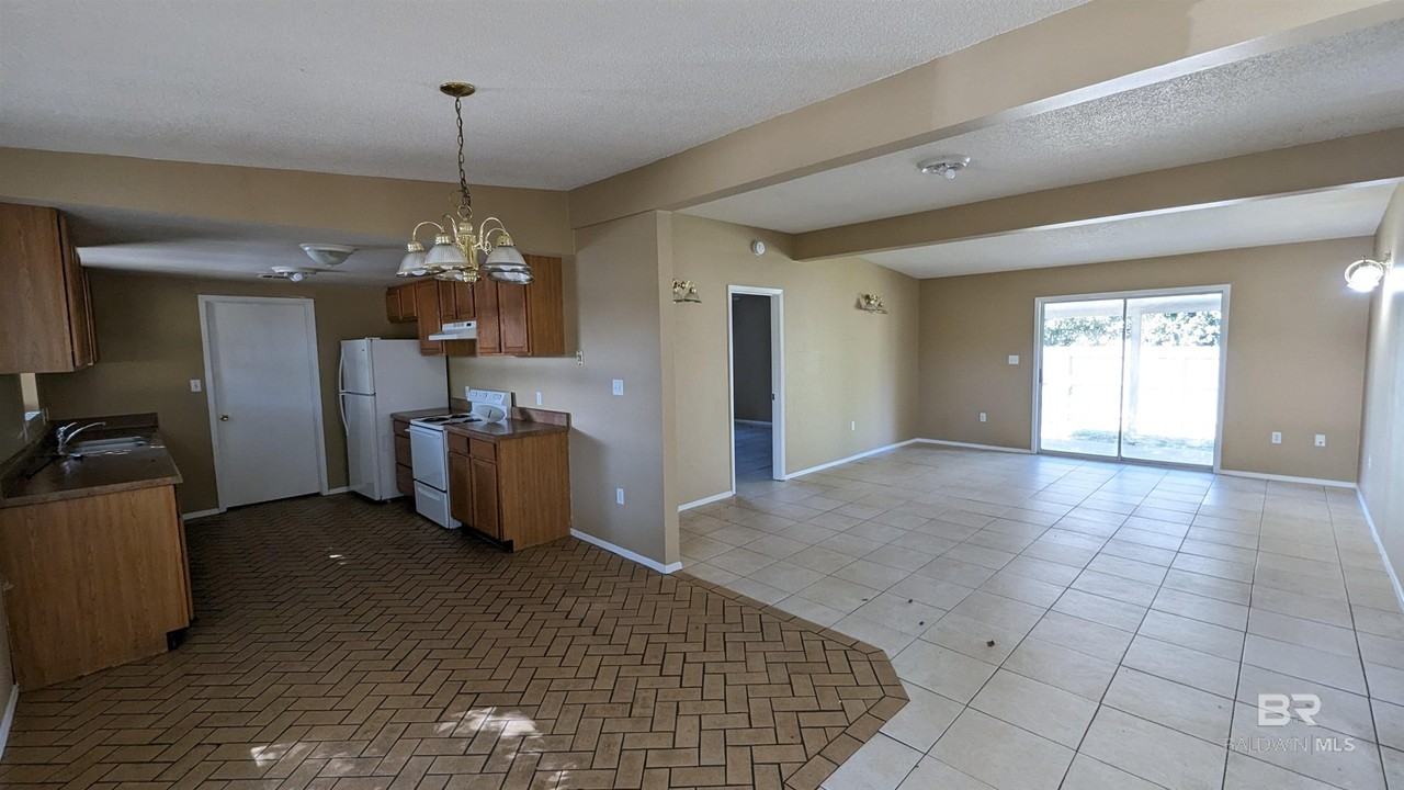 1616 N Cedar St #1616 - Photo 2 of 10