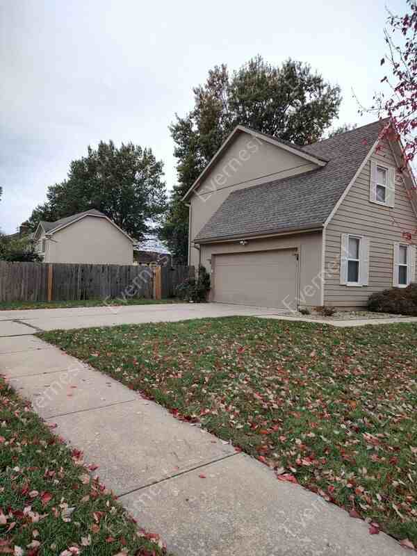 1419 Se 7th St - Photo 2 of 31