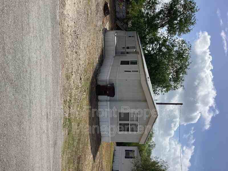 14146 Interstatesouth #9 - Photo 3 of 6