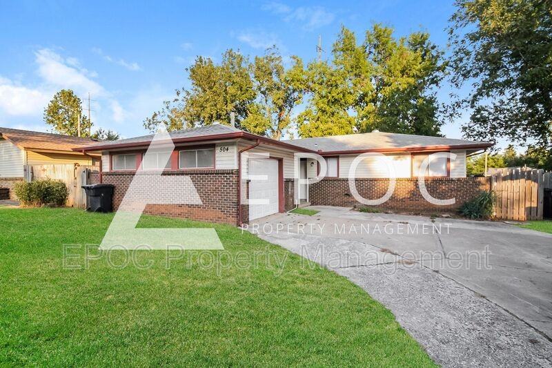 504 Sw 54th St - Photo 2 of 15