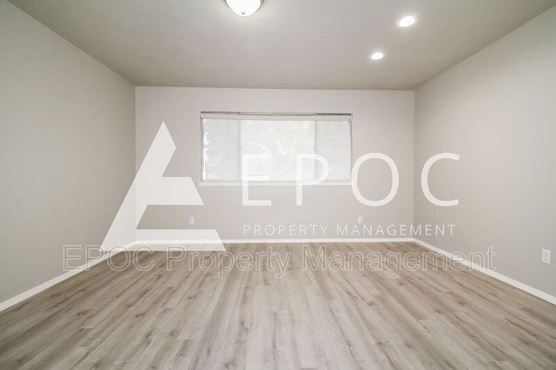 504 Sw 54th St - Photo 3 of 15