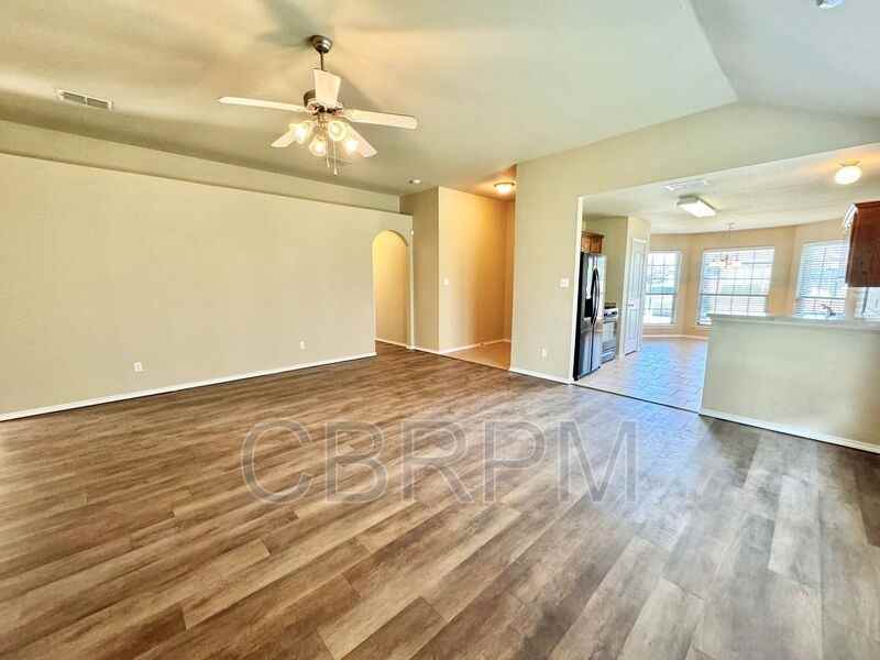 5207 Harvard Street - Photo 5 of 23