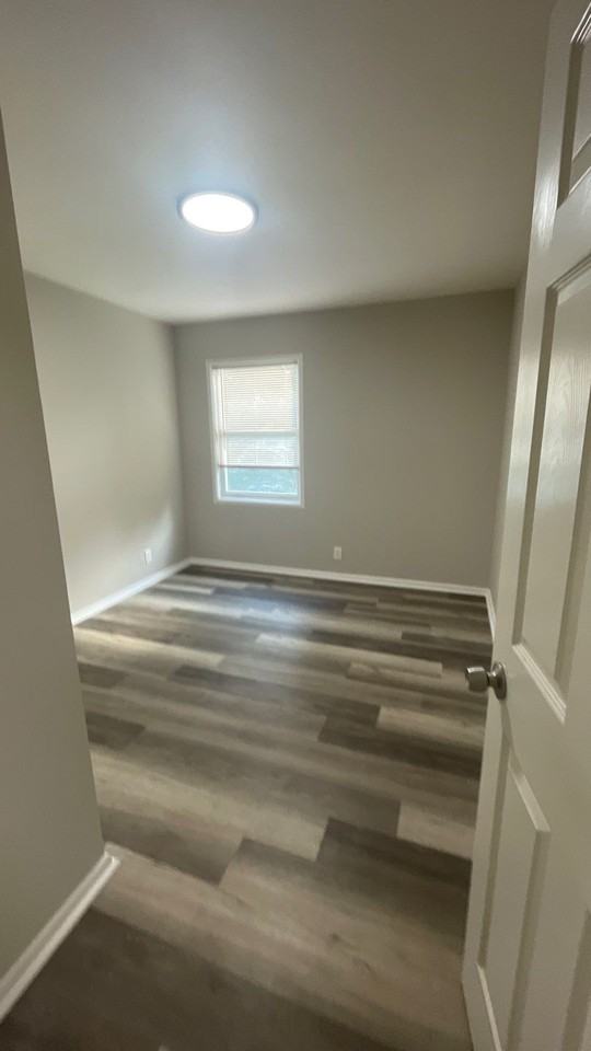 1707 S Lees Summit Rd - Photo 3 of 5