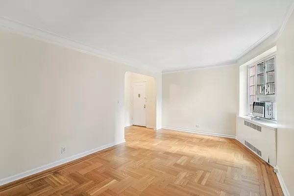 4 Jane St #1 - Photo 7 of 8