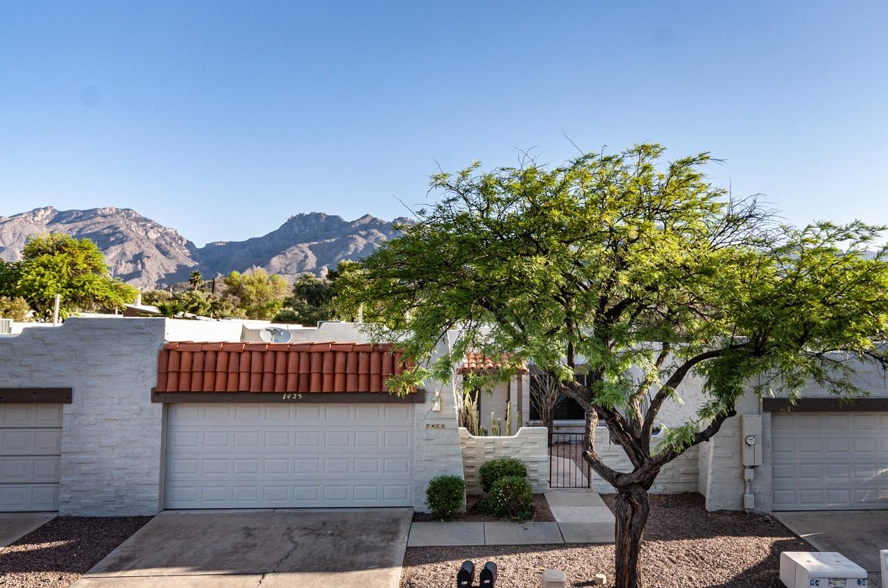 7425 E Serenity Ln - Photo 2 of 36