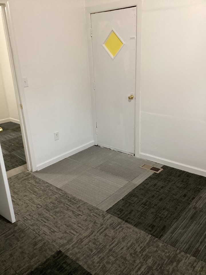 952 Walnut St - Photo 5 of 14