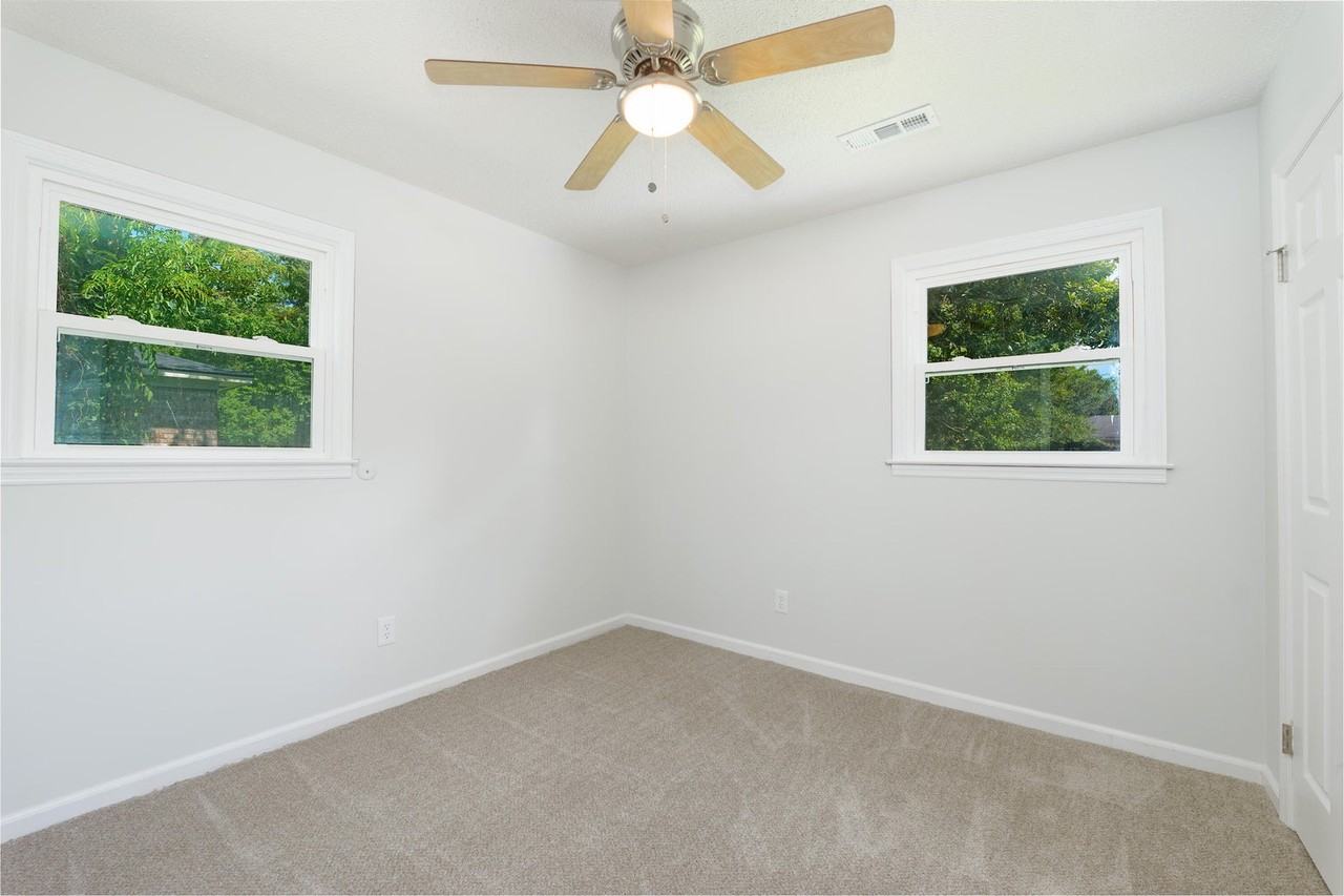 4428 Jenwood St - Photo 7 of 12