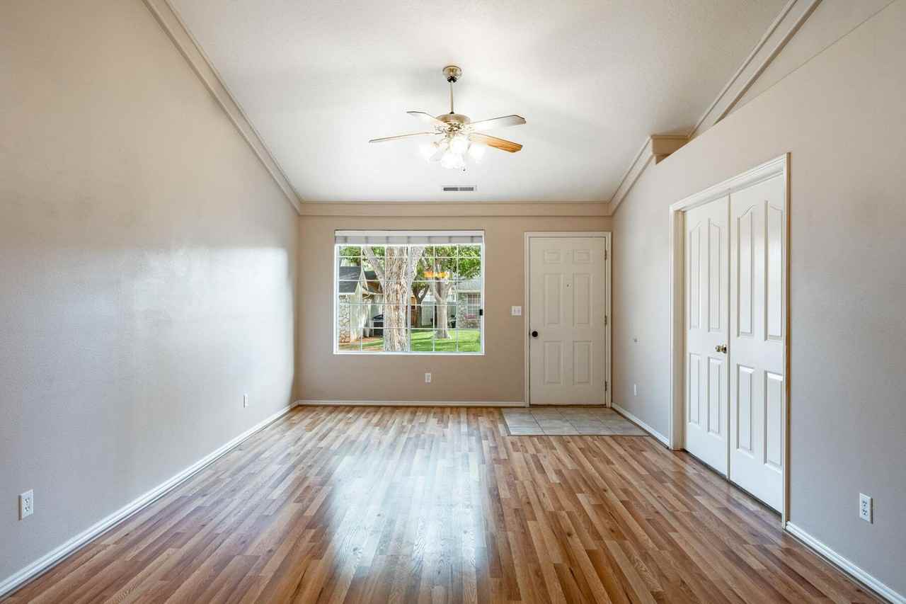 1040 Nw #50 - Photo 4 of 33