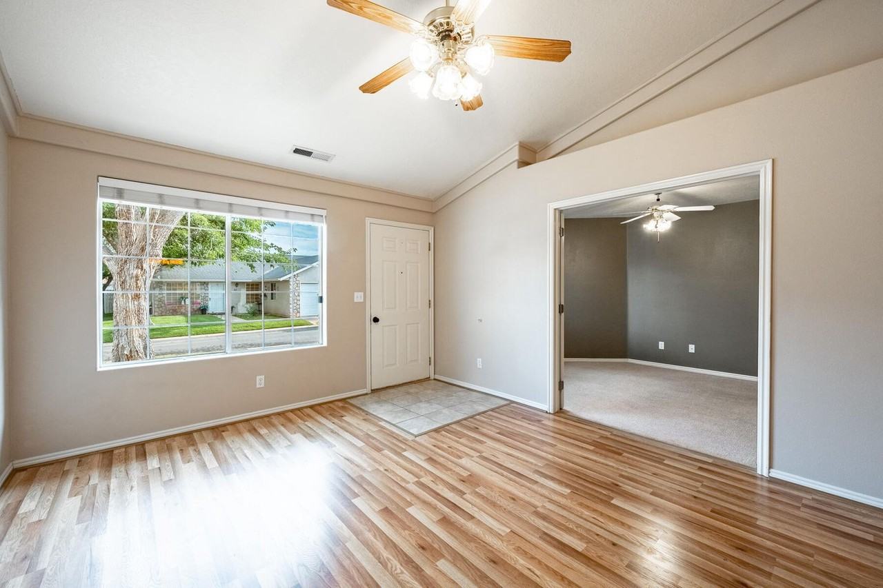 1040 Nw #50 - Photo 6 of 33