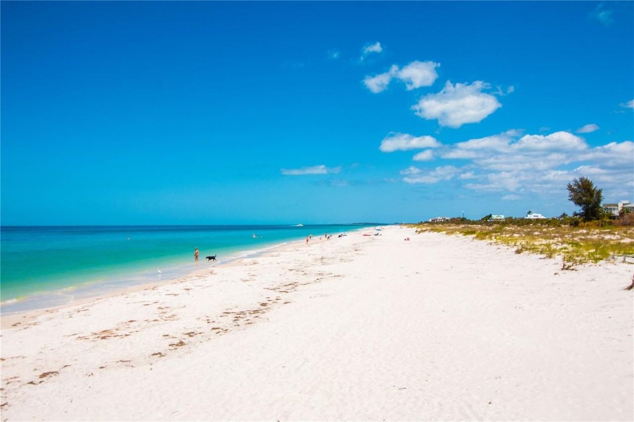 880 Mandalay Ave #N412 - Photo 3 of 33